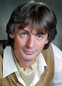 Антон Олейников