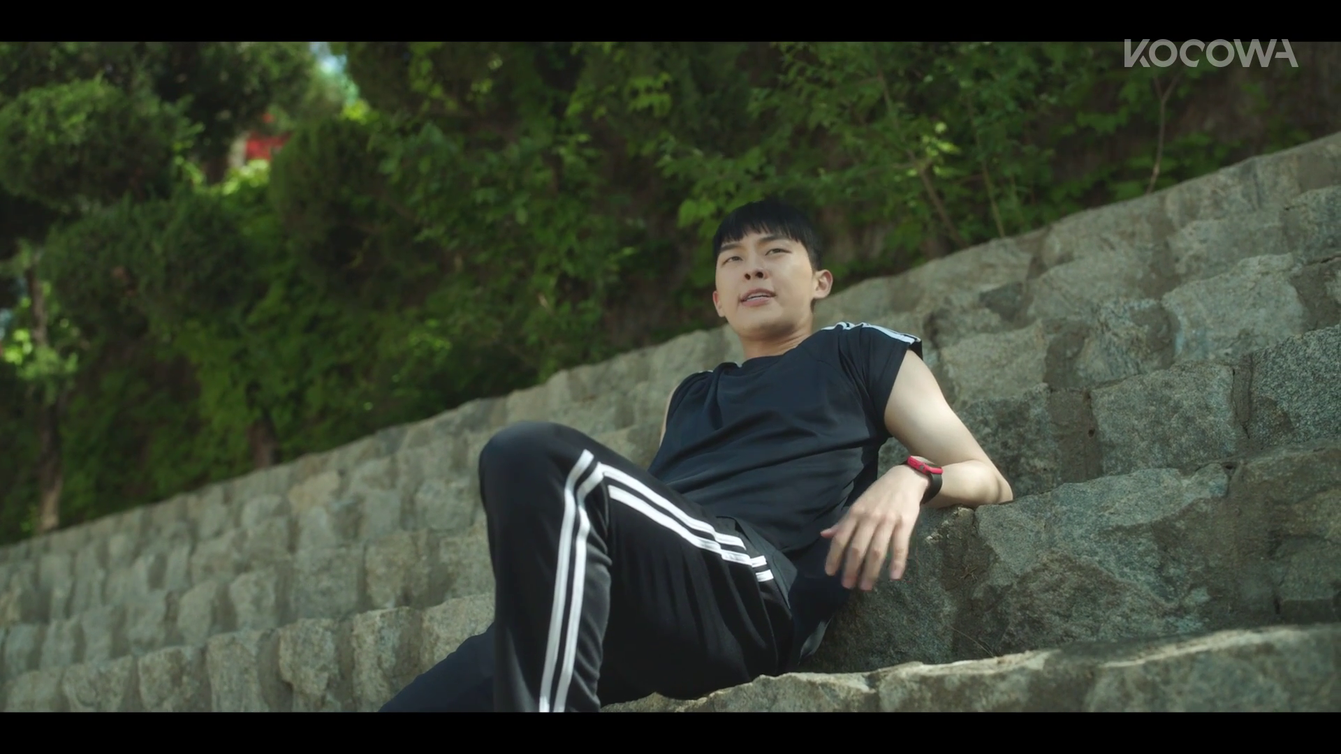 Слабый герой (1 сезон: 1-8 серии из 8) / Yakhan yeongung (Weak Hero) / 2022 / ЛД (SOFTBOX), СТ / WEB-DL (1080p)